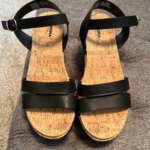 Sonoma. Black Wedges